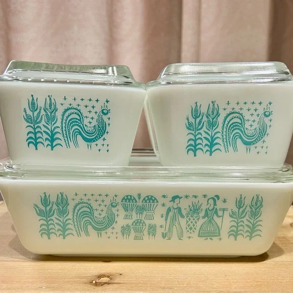 Complete Vintage Pyrex Amish Butterprint Fridgies set. - Picture 2 of 9